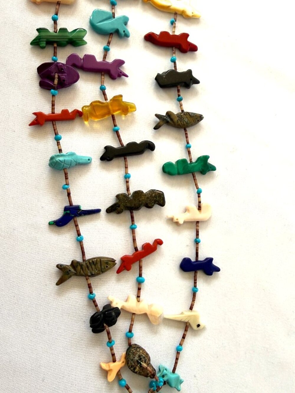 VINTAGE ZUNI ANIMAL FETISH HAND CARVED GEMSTONE HEISHI BEAD 3-STRAND NECKLACE - Picture 11 of 16
